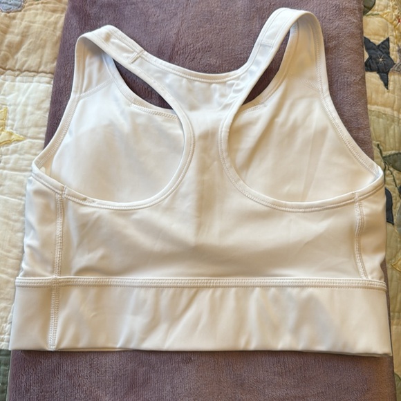 Nike DriFit Sports Bra with attached liner size Large - Picture 4 of 7